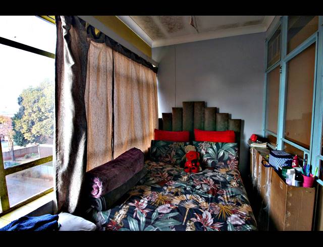 1 BEDROOM APARTMENT FOR SALE IN RHODESFIELD